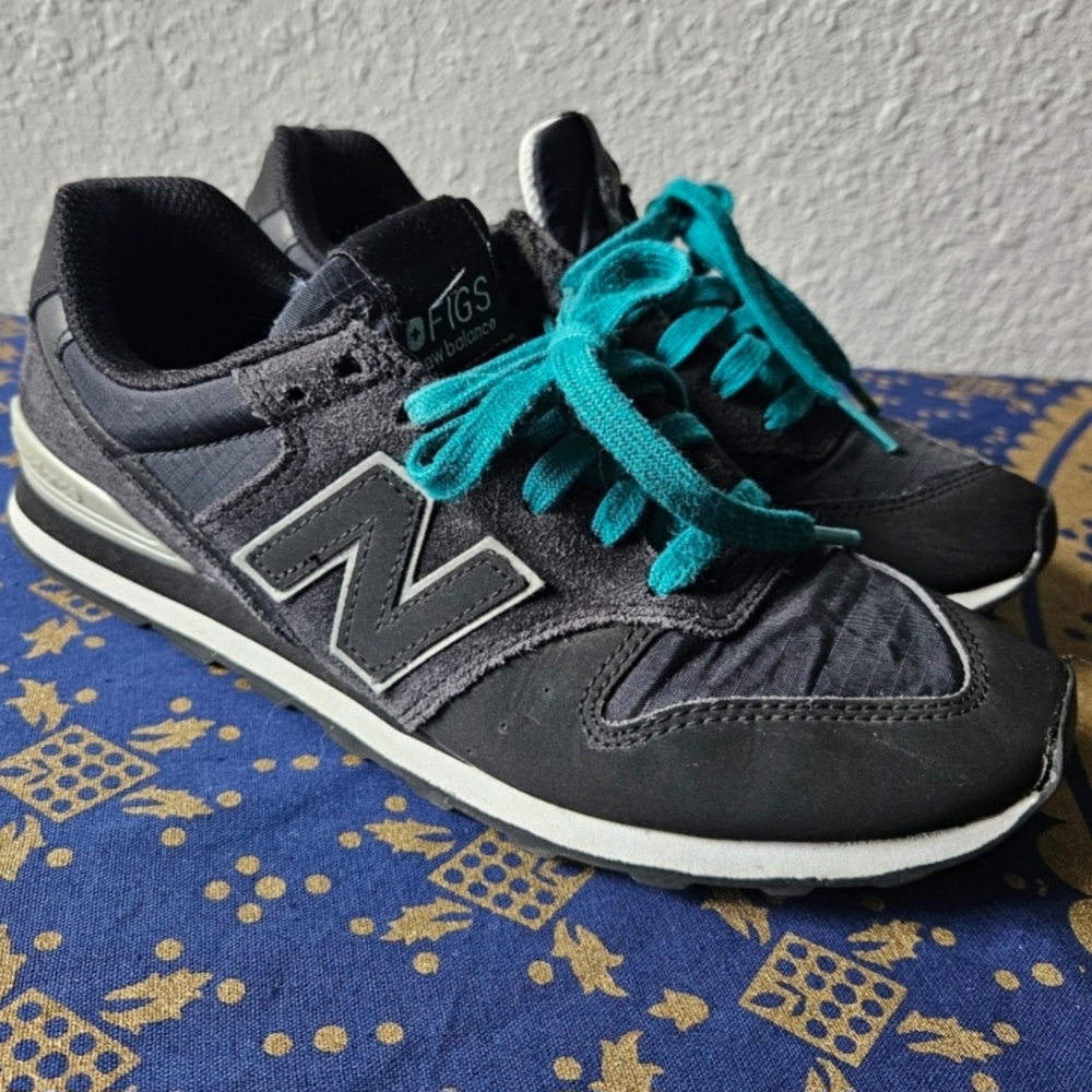 FIGS New balance Size 9